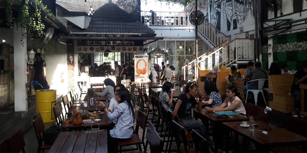 Makmu Cafe, Tempat Nongkrong Instagramable Khas Surabaya